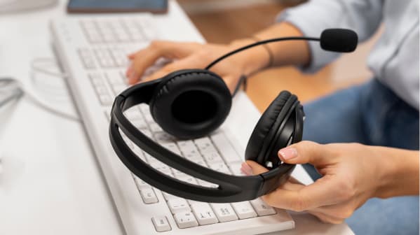 Słuchawki z mikrofonem do rozmowy telefonicznej